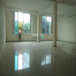Cho thuê sàn văn phòng rẻ nhất Quang Trung, Hà Đông, Dt 230m2, giá 23t