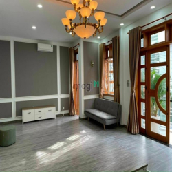 Cho Thuê Nhà Phổ Quang, Quận Tân Bình, DT: 10x20m, 2 lầu