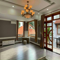 Cho Thuê Nhà Phổ Quang, Quận Tân Bình, DT: 10x20m, 2 lầu