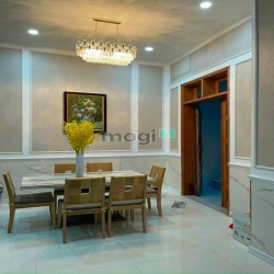 Cho Thuê Nhà Phổ Quang, Quận Tân Bình, DT: 10x20m, 2 lầu