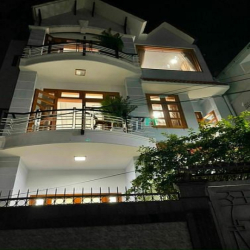 Cho Thuê Nhà Phổ Quang, Quận Tân Bình, DT: 10x20m, 2 lầu