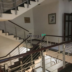 Cho Thuê Nhà Phổ Quang, Quận Tân Bình, DT: 10x20m, 2 lầu