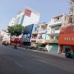 Cho Thuê Căn Duy Nhất Mặt Tiền Võ Văn Tần Ngang 5,5m. Đường 2 Chiều