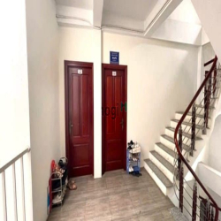 Nhà đẹp P.Trạm, 167m-7 tầng-thang máy-ô tô tránh, sát phố, chỉ 28.5 tỷ