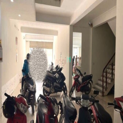 Nhà đẹp P.Trạm, 167m-7 tầng-thang máy-ô tô tránh, sát phố, chỉ 28.5 tỷ