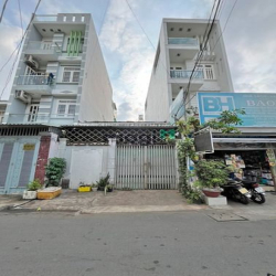 Nhà giá tốt MT hẻm 704 Hương Lộ 2, dt 5 x 22m, cấp 4, Giá: 6.1 tỷ.