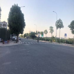 BÁN GẤP Nhà 52m, 6T, thang máy, vỉa hè, ô tô , TĐC Cự Khối, chỉ 8.2 tỷ