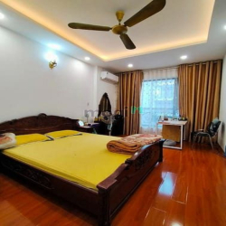 GẤP! Nhà Bồ Đề, cầu Chương Dương, 40m2, 5T, sân rộng ô tô, chỉ 7.9 tỷ.