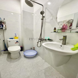 Bán nhà Hồng Lạc 4.2m x 11m 4 tầng chỉ 4.99 tỷ Thương lượng.