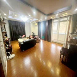 Tòa nhà 180m2 Bát Khối-Thạch bàn, MT 25m, khu chia lô, view CV, 41 tỷ.