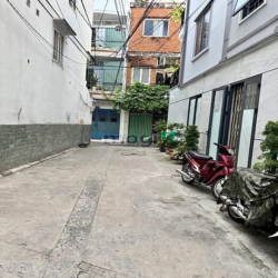 Bán nhà Hồng Lạc 4.2m x 11m 4 tầng chỉ 4.99 tỷ Thương lượng.