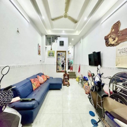 Bán nhà Hồng Lạc 4.2m x 11m 4 tầng chỉ 4.99 tỷ Thương lượng.