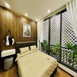 Chính chủ ngộp tiền cần bán nhà Đ.Hai Bà Trưng,Quận 3 DT 90m2 Giá 1tỷ9