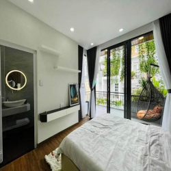 Chính chủ ngộp tiền cần bán nhà Đ.Hai Bà Trưng,Quận 3 DT 90m2 Giá 1tỷ9