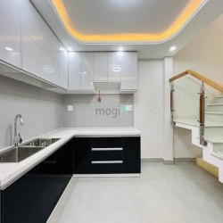 Chính chủ ngộp tiền cần bán nhà Đ.Hai Bà Trưng,Quận 3 DT 90m2 Giá 1tỷ9