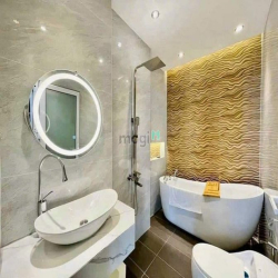 Chính chủ ngộp tiền cần bán nhà Đ.Hai Bà Trưng,Quận 3 DT 90m2 Giá 1tỷ9