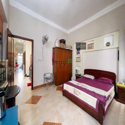 Bán Nhà 3 tầng kiệt ô tô Nguyễn Hoàng. 176m2 đất rộng rãi