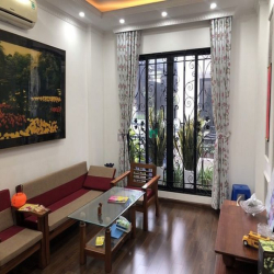 Nhà đẹp Tư Đình, cầu Trần Hưng Đạo, oto tránh, gara, 50m2, 5T, 9.5 tỷ.