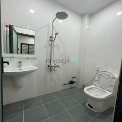 Bán Tòa Nhà Căn Hộ Dịch Vụ Lê Văn Việt Lô Góc 210m2 x 4 tầng, 24phòng