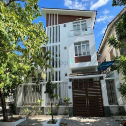 Villa450M2  cho thuê Mặt TIỀN đường Nguyễn Qúy Cảnh P.An Phú Quận 2