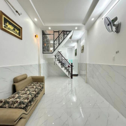 Bán nhà Trần Quang Diệu Quận 3 chỉ 8,8 tỷ