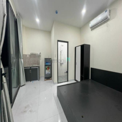 Bán Tòa Nhà Căn Hộ Dịch Vụ Lê Văn Việt Lô Góc 210m2 x 4 tầng, 24phòng