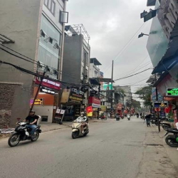 Mặt phố vỉa hè KD sầm uất phố Phú Diễn 72m MT 4,6m 4T giá 17,7 tỷ.