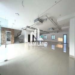 Villa_Văn Phòng 900m2 Hầm 4 Sàn Trống Suốt Trên đường Nguyễn Hoàng,