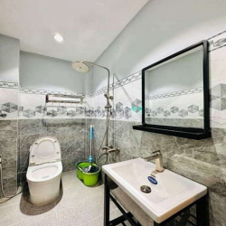 Chủ nhà để lại căn đ.Huỳnh Văn Bánh, p.13, q.Phú Nhuận 62.5m2/3tỷ6 SHR