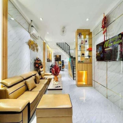 Chủ nhà để lại căn đ.Huỳnh Văn Bánh, p.13, q.Phú Nhuận 62.5m2/3tỷ6 SHR