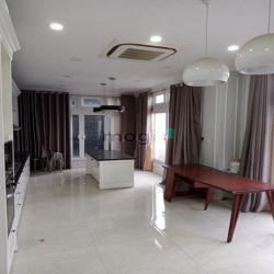 cần bán gấp CH Penthouse sky 3, nhà đẹp,DT:196m,giá siêu rẻ chỉ 6tỷ5