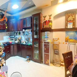 HOÀNG SA QUẬN 3 Như Biệt Thự DT58M2, 4 Tầng,Ngang 5,8M ơn 5 TỶ