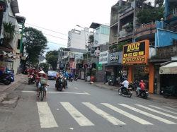 Chỉ 10.5 tỷ có nhà MTKD Lê Văn Sỹ ngay Phú Nhuận 55m2(4.2x13) sát chợ.
