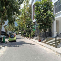 Bán biệt thự đường số 1 và số 3 KDC Sadeco Ven Tân Phong quận 7