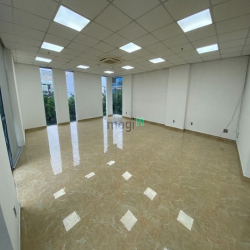 Văn Phòng 150m2 - trống suốt đường Nguyễn Thị Minh Khai - khutrung tâm
