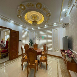 Bán nhà 11 x 16 góc 2 mặt tiền trung tâm. Giá chỉ 34,5 tỷ