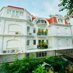 Bán Biệt Thự Mặt Tiền Nguyễn Văn Hưởng DT 225m2 giá 95 tỷ 5 alo em Nhi