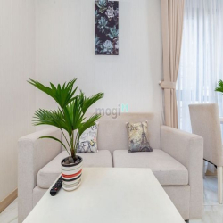 Căn hộ full nội thất cửa sổ lớn mặt tiền Thạch Thị Thanh quận 1