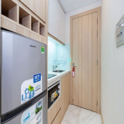 Căn hộ full nội thất cửa sổ lớn mặt tiền Thạch Thị Thanh quận 1