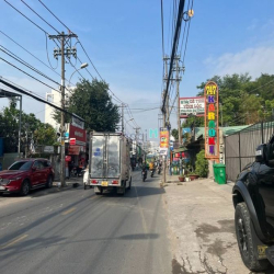 Cho thuê nhà mặt tiền Nguyễn Duy Trinh, Q2. DT 19*40m. Giá: 90tr/th