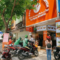 Cho thuê nhà MT Trường Sơn, Tân Bình 250m2, vỉa hè rộng, giá chỉ 45tr