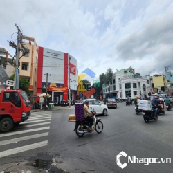Cho thuê nhà GÓC 2MT số 584-586-588 đường Hậu Giang, Phường 11, Quận 6
