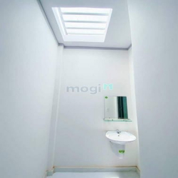 Bán Gấp Nhà Mới 1 Trệt 1 Lầu Ngay dự án Lavender City, Thổ Cư 100% SHR