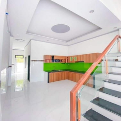 Bán Gấp Nhà Mới 1 Trệt 1 Lầu Ngay dự án Lavender City, Thổ Cư 100% SHR