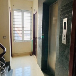 Cho thuê toà nhà đường Tân Mai, Hoàng Mai, HN. DT 100m, 7 tầng thông s