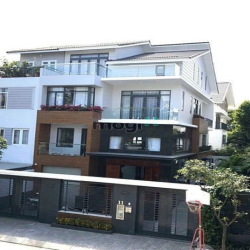 Gia đình cần cho thuê biệt thự Phú Mỹ Hưng, Quận 7