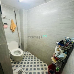 nhà hẻm ba gác thông Trần Bình Trọng P.5 Q.BT 28m2, 4PN, chỉ 4 tỷ25
