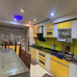 Bán nhà mặt tiền Phạm Văn Bạch - phường 15, tân bình - đường 30m có lề