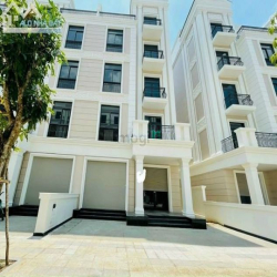 Bán Shophouse Mahattan Vinhome Quận 9. Căn 126m2 Giá 23.5 tỷ