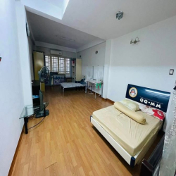 ÔTô 7 Chỗ Đỗ Trong Nhà- TRẦN HƯNG ĐẠO- Q.1- 4mX21m- 5 Tầng Vuông Vức